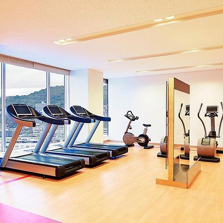 Sheraton Grand Hiroshima Hotel Екстер'єр фото The gym at the hotel