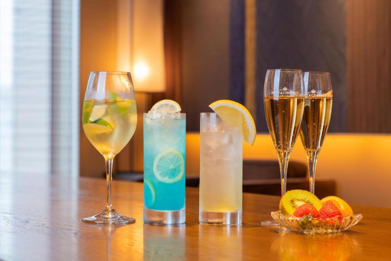 Sheraton Grand Hiroshima Hotel Екстер'єр фото A selection of cocktails